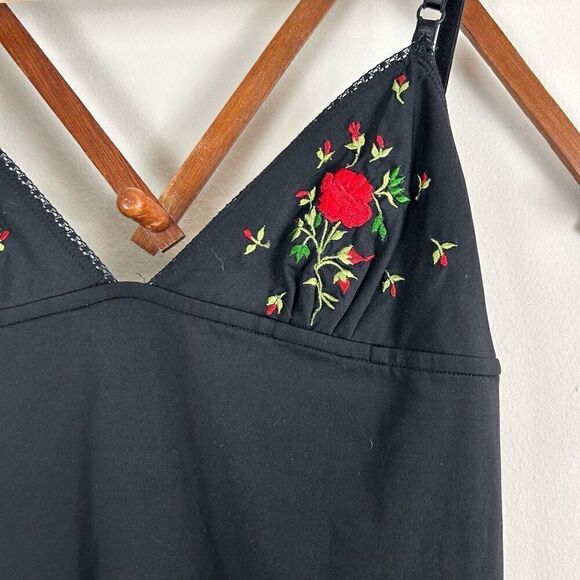 VINTAGE Embroidered Nightie Black Red Size Small EUC O476 - Picture 2 of 6